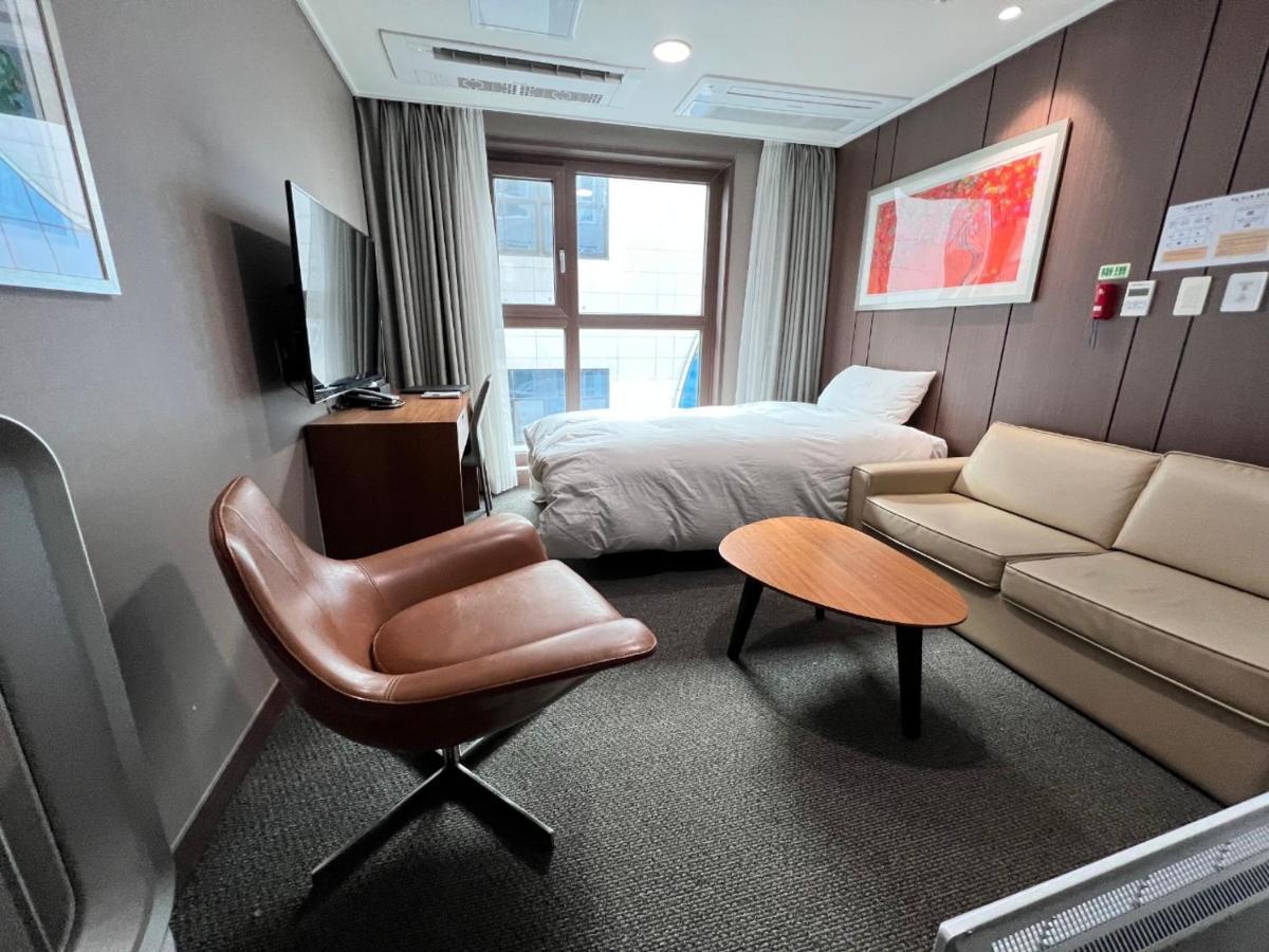 Raonstay In Perla Hotel Jinju Eksteriør billede